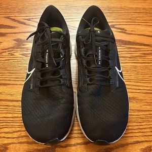 Men’s Nike Air Zoom Pegasus 38 Black & White Running Shoes Sneakers Size 11.5